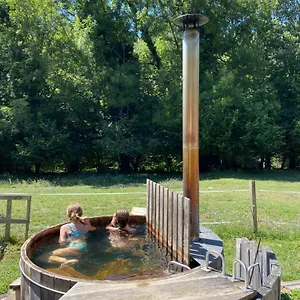 https://chalet-le-fario-bain-nordique.midi-pyreneeshotels.com